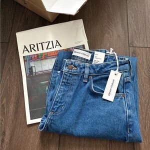 NWT Aritzia Kai Barrel Jeans!
